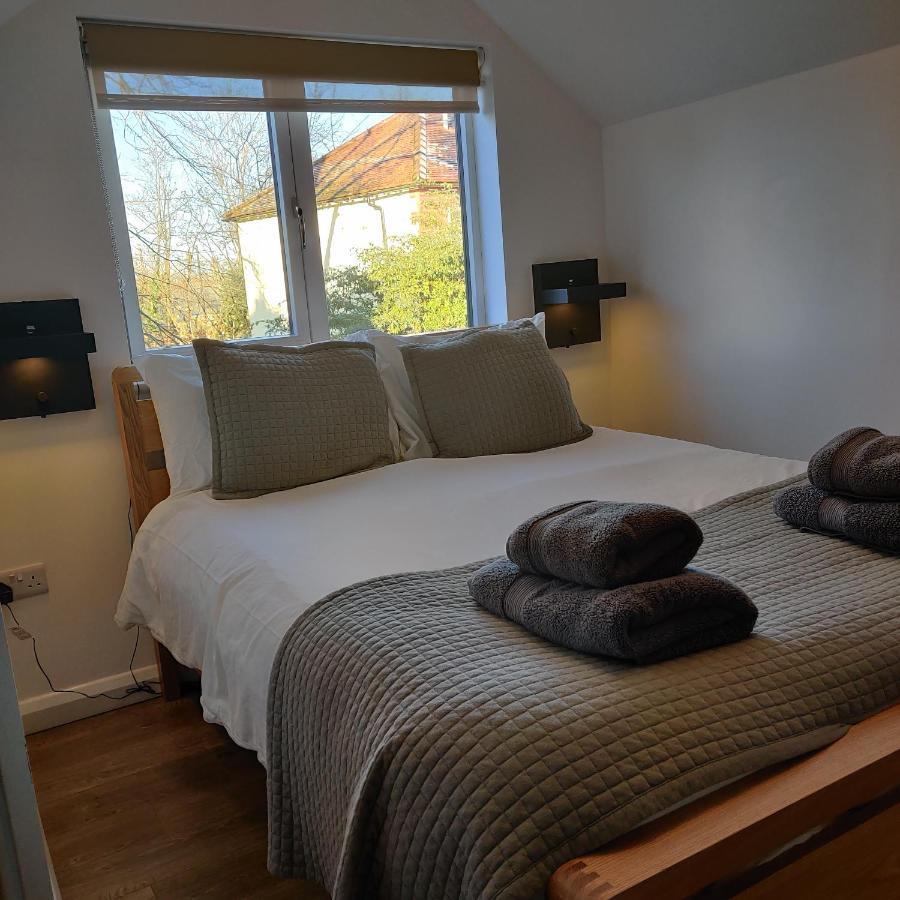 Delightful & Picturesque Modern Detached Apartment, Next To Chester Zoo, Near Park And Ride To City Centre Экстерьер фото