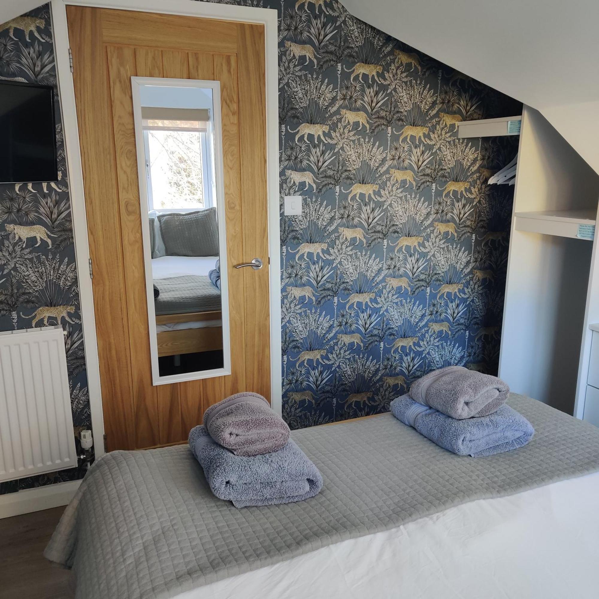 Delightful & Picturesque Modern Detached Apartment, Next To Chester Zoo, Near Park And Ride To City Centre Экстерьер фото