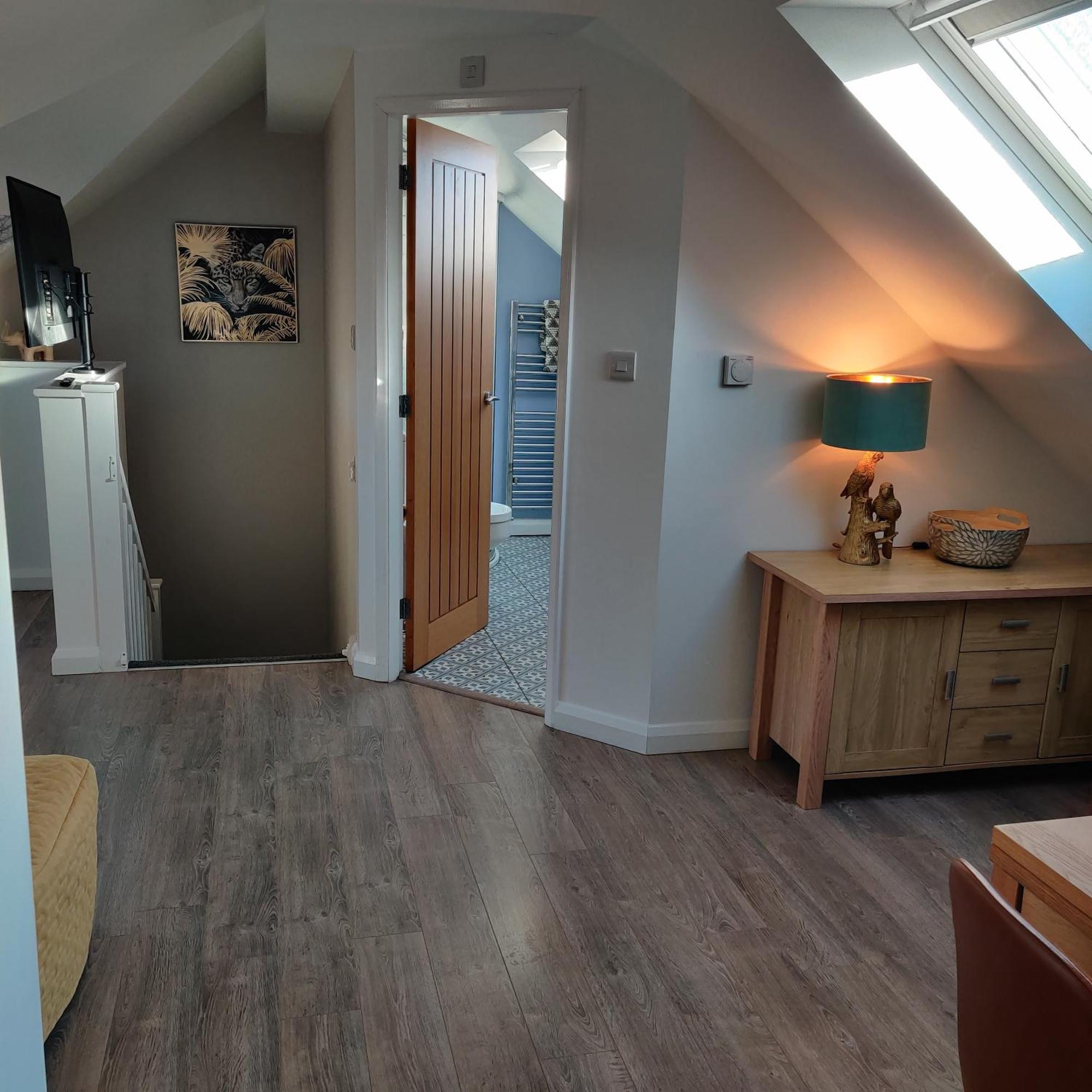 Delightful & Picturesque Modern Detached Apartment, Next To Chester Zoo, Near Park And Ride To City Centre Экстерьер фото